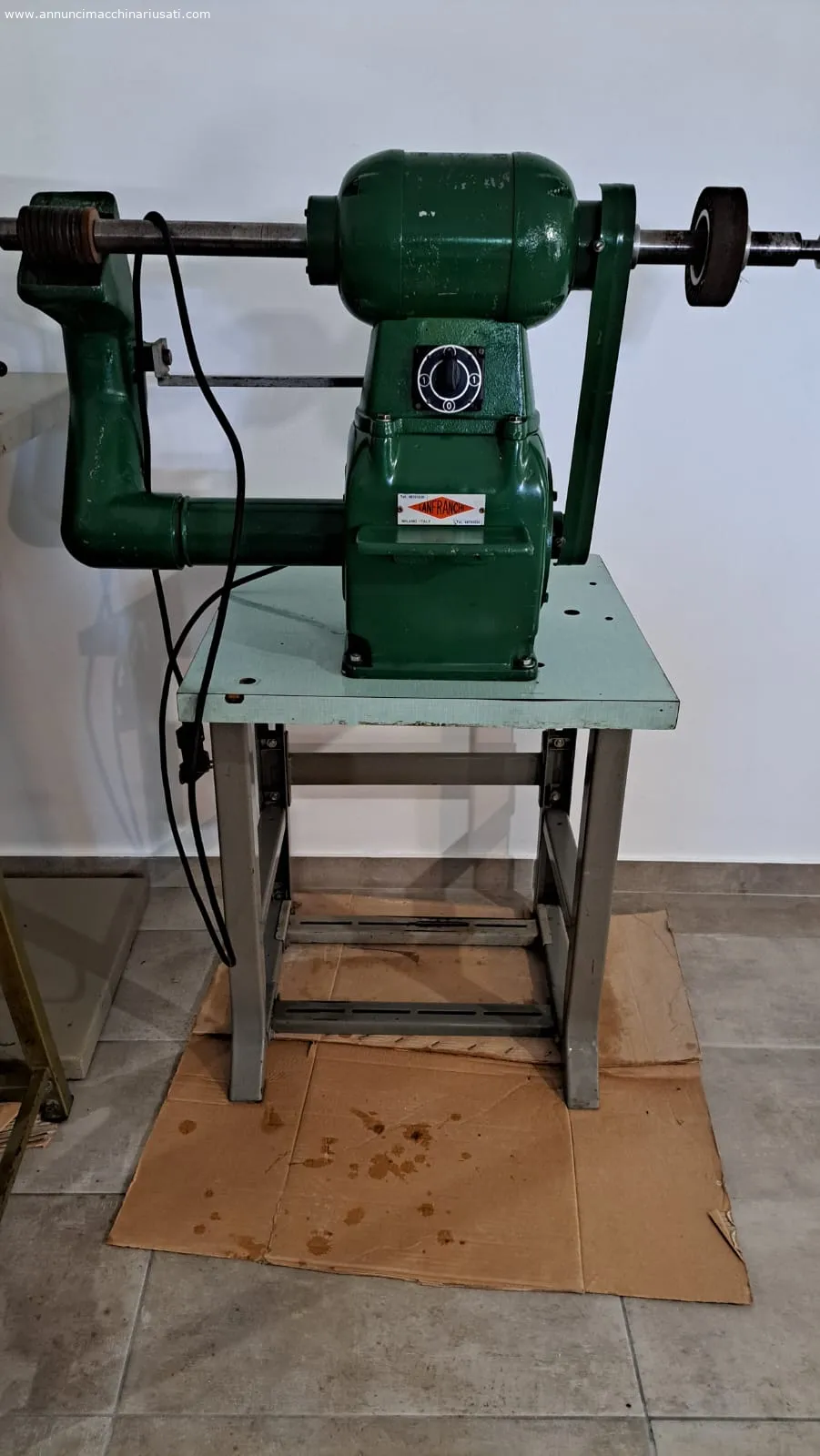 Racleur de bord avec palette