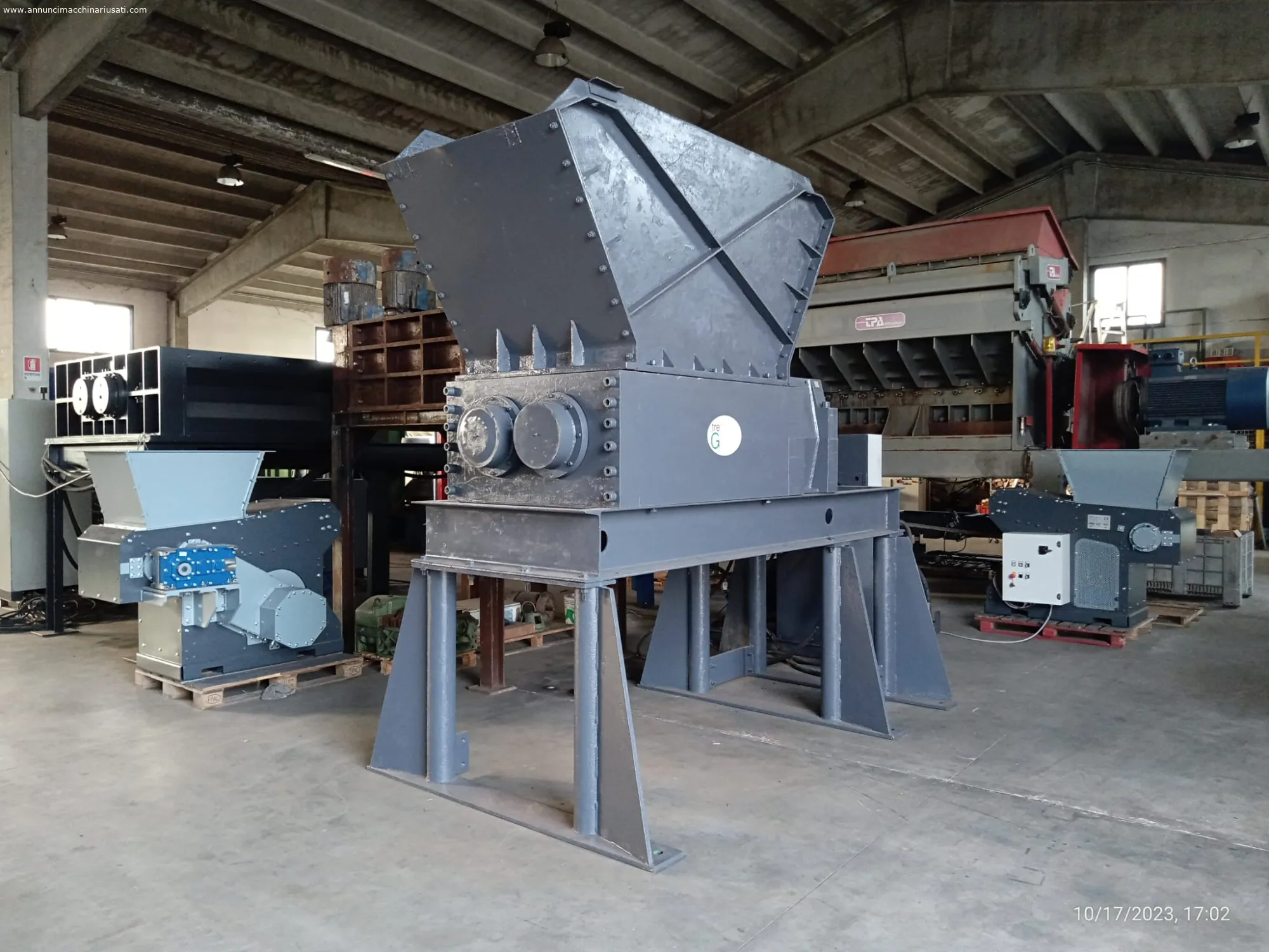 USED ​​SHREDDER GRINDER