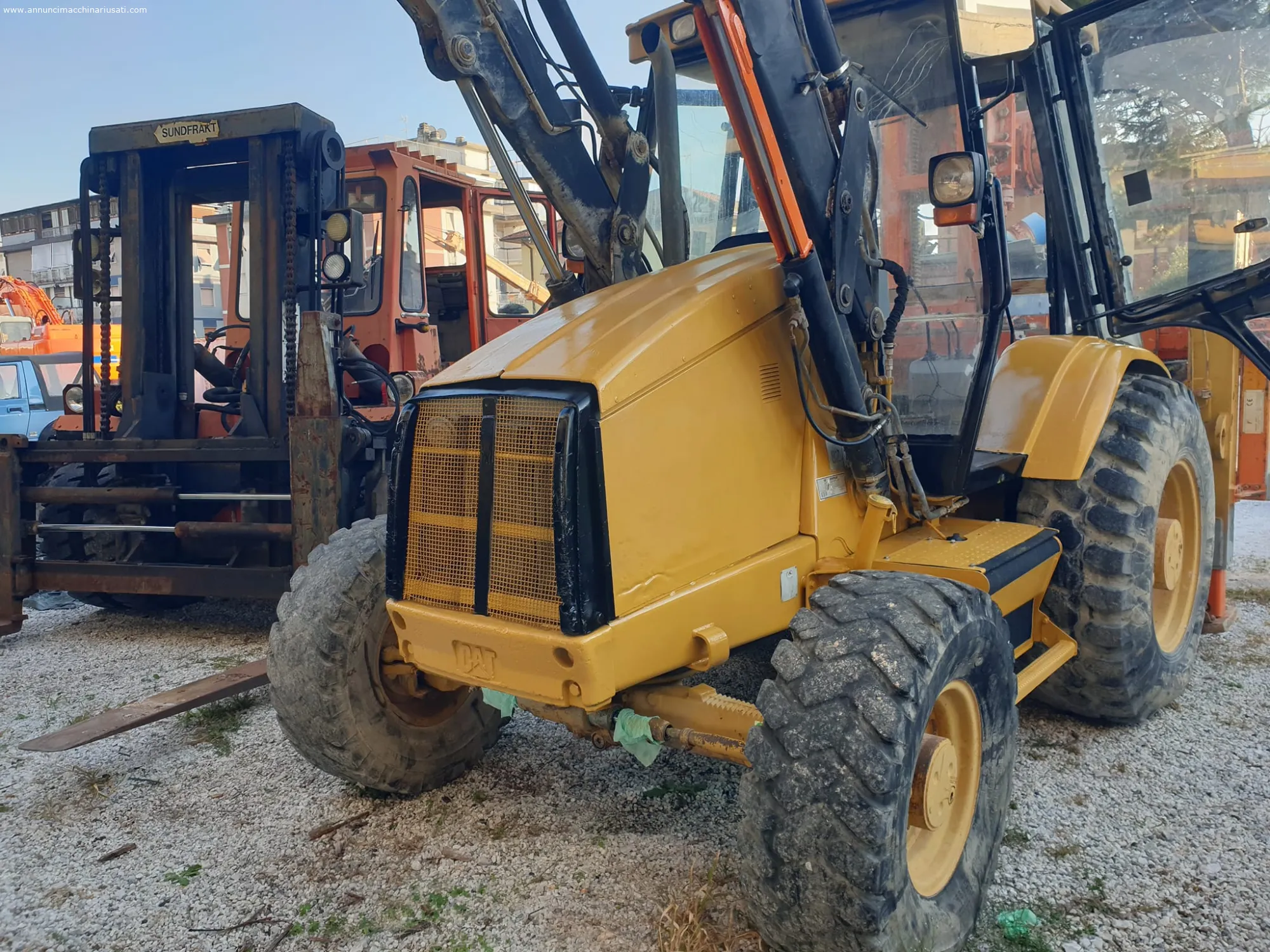 Retroexcavadora CATERPILLAR M438/AWS usada