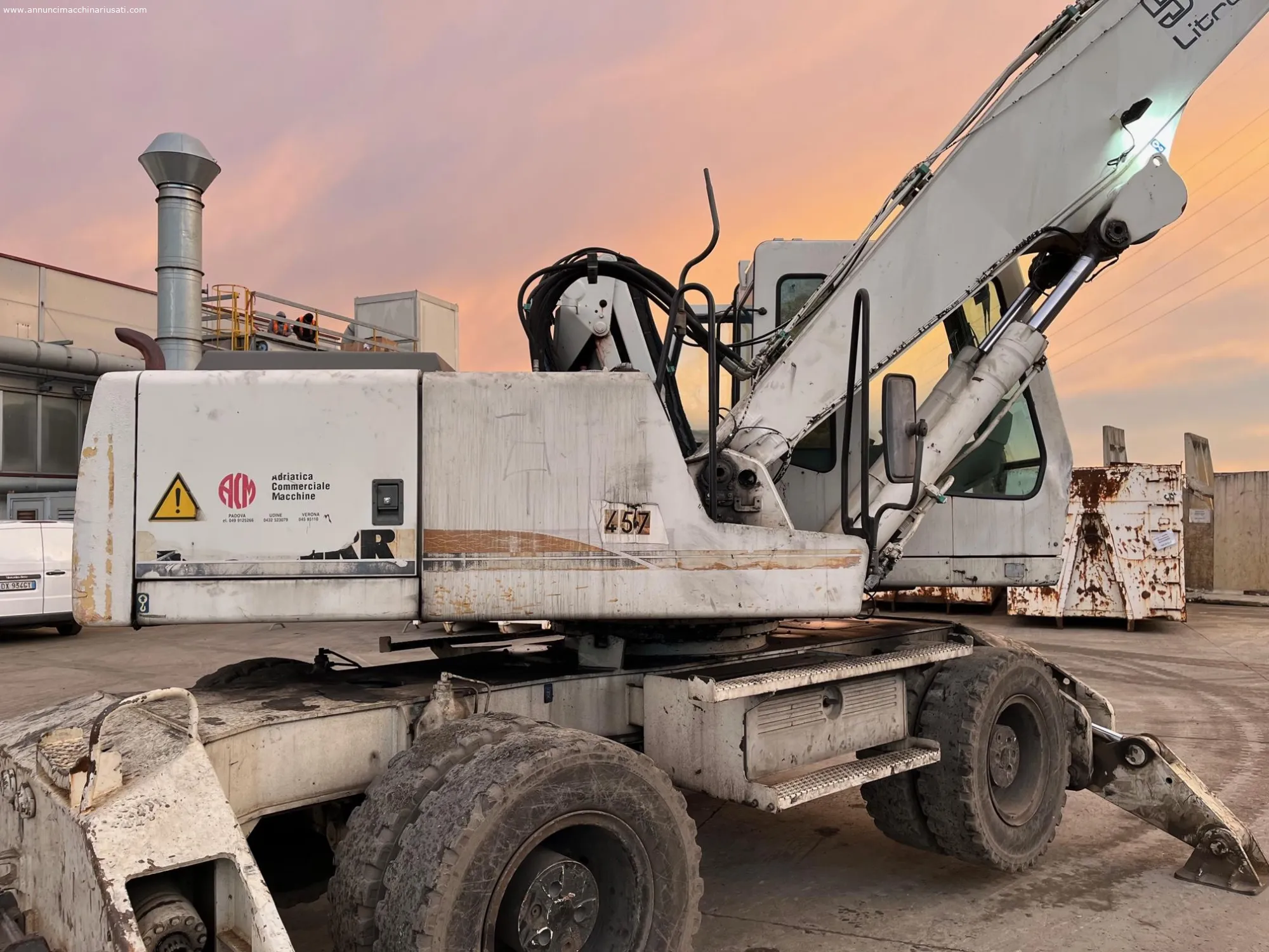 CARGADORA DE RUEDAS LIEBHERR USADA