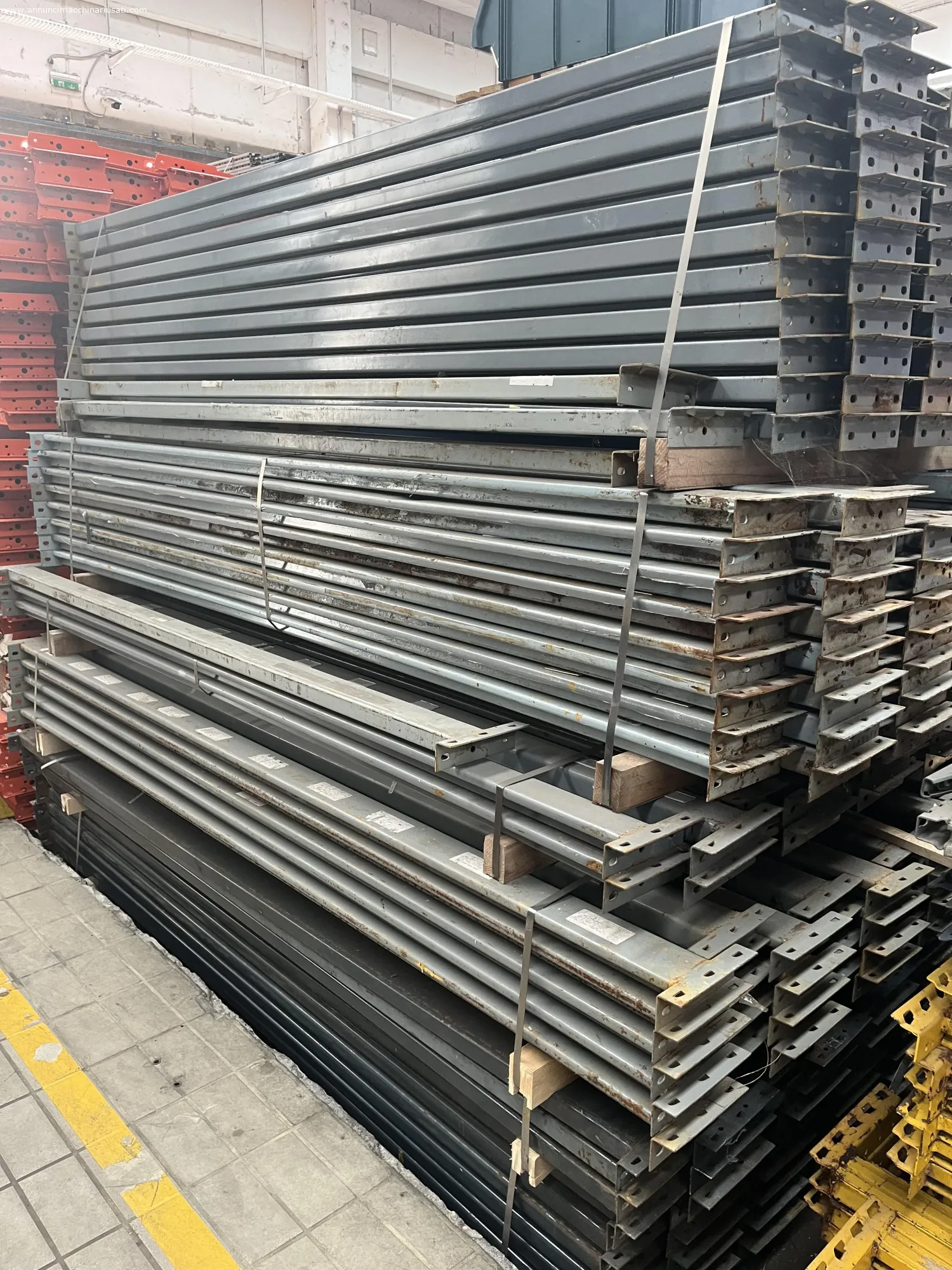 iron crosspieces for pallet racking