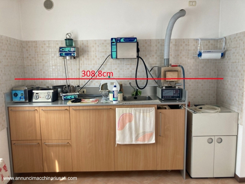 Dental technician bench for plaster/casting room